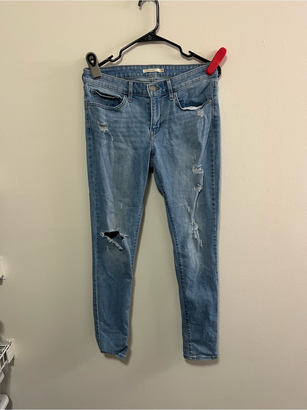 Levi's Light Wash Ripped Skinny Jeans